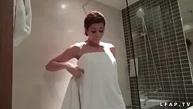 همسرم با خودش بازی ک ...