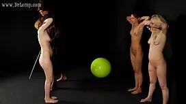 مدونا در مقعد محکم ک ...