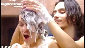 دو دختر در بیکینی کا ...